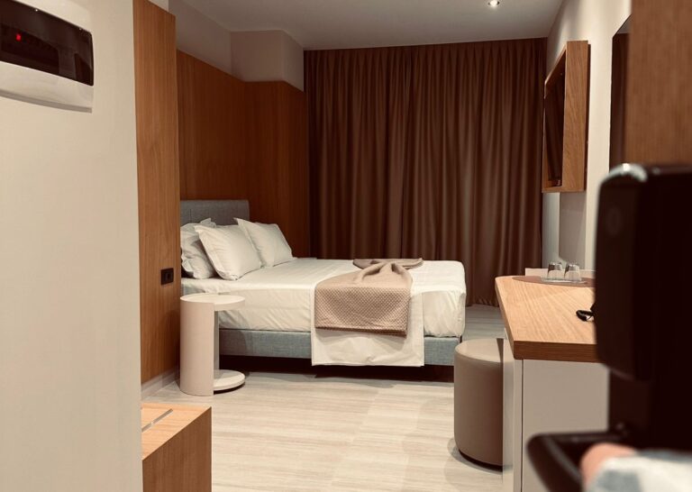 tutti hotel